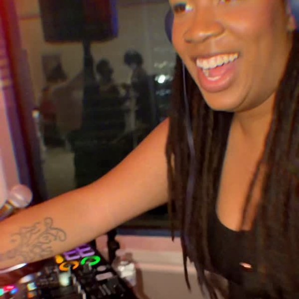 DJ Nikki G